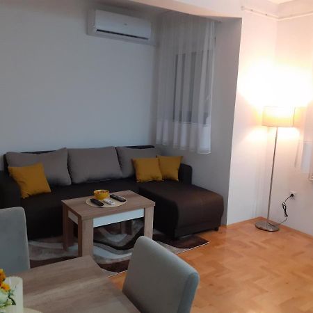 Apartman Vlada Appartement Pirot Buitenkant foto