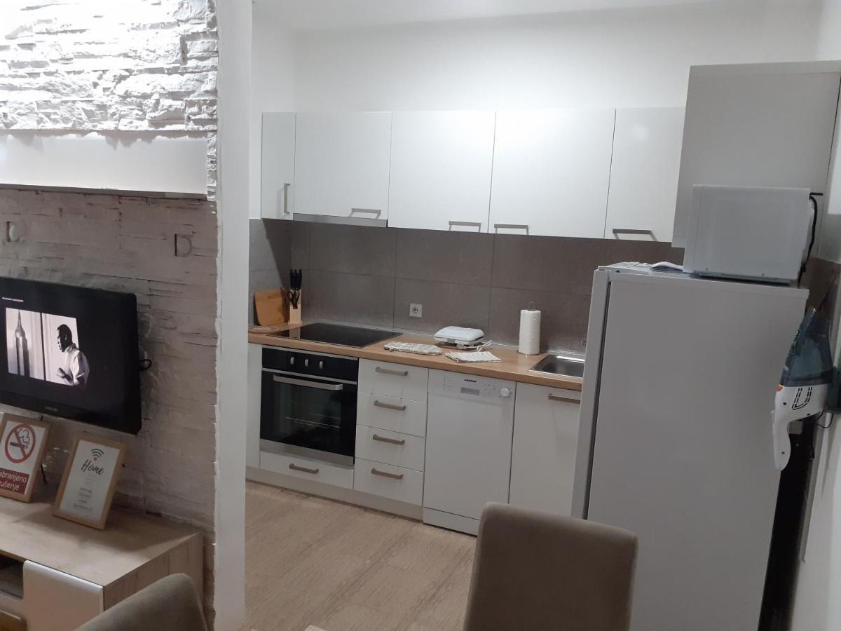 Apartman Vlada Appartement Pirot Buitenkant foto