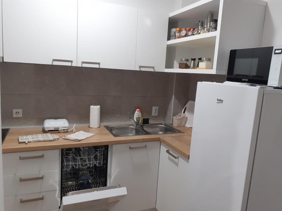 Apartman Vlada Appartement Pirot Buitenkant foto