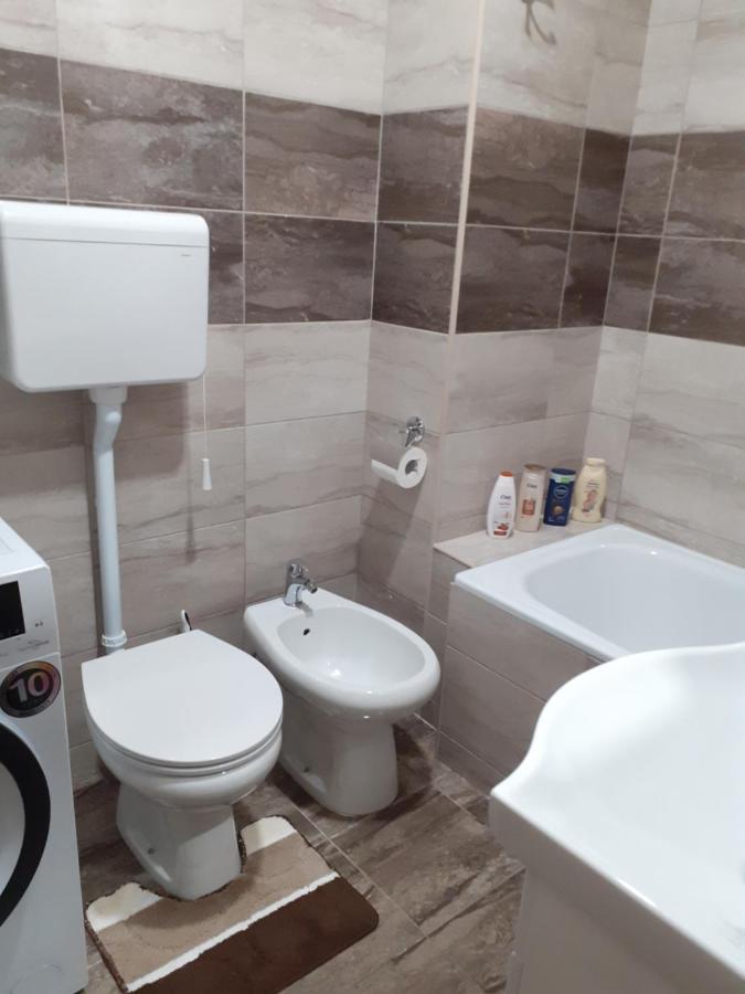 Apartman Vlada Appartement Pirot Buitenkant foto
