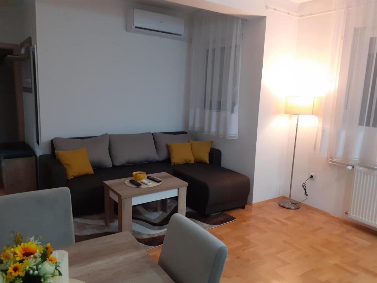 Apartman Vlada Appartement Pirot Buitenkant foto