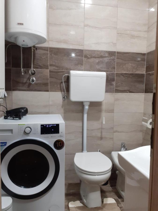 Apartman Vlada Appartement Pirot Buitenkant foto