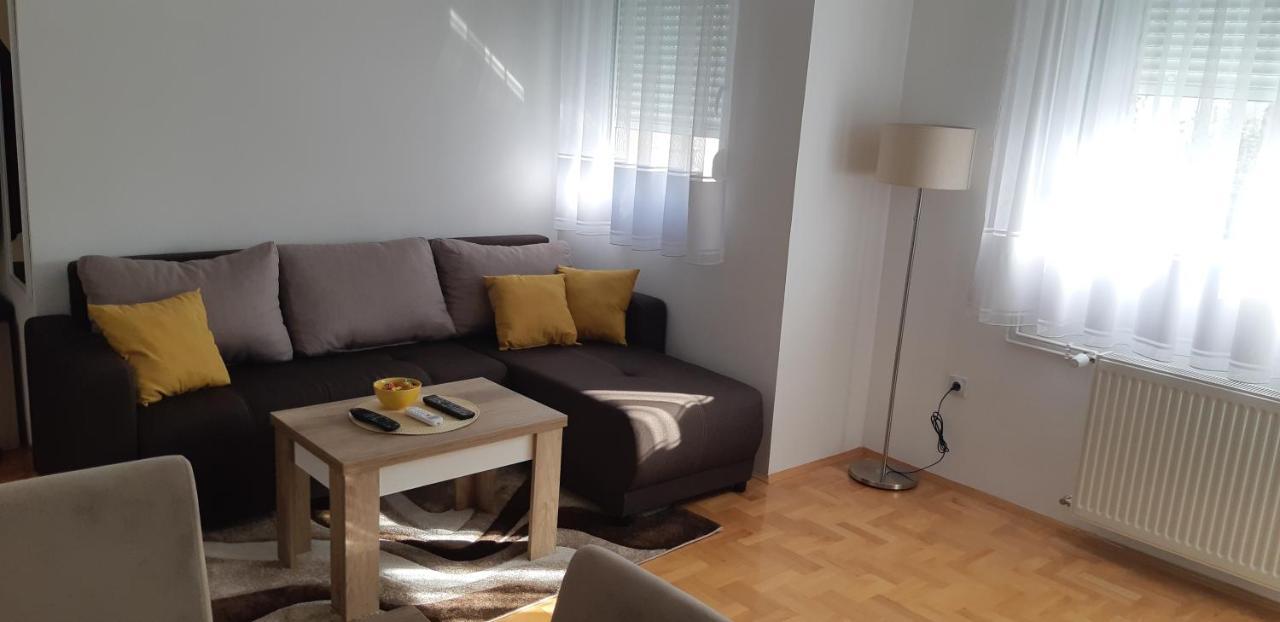Apartman Vlada Appartement Pirot Buitenkant foto