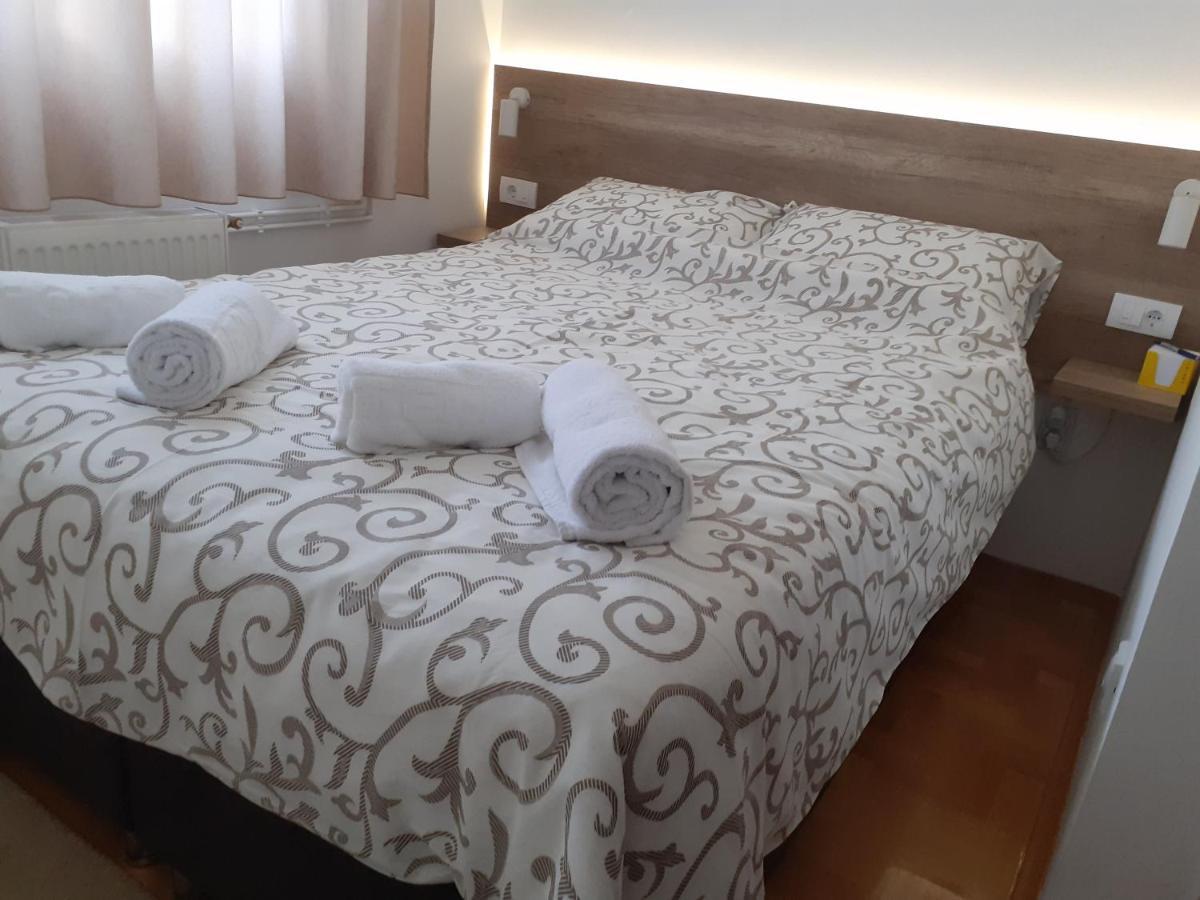 Apartman Vlada Appartement Pirot Buitenkant foto