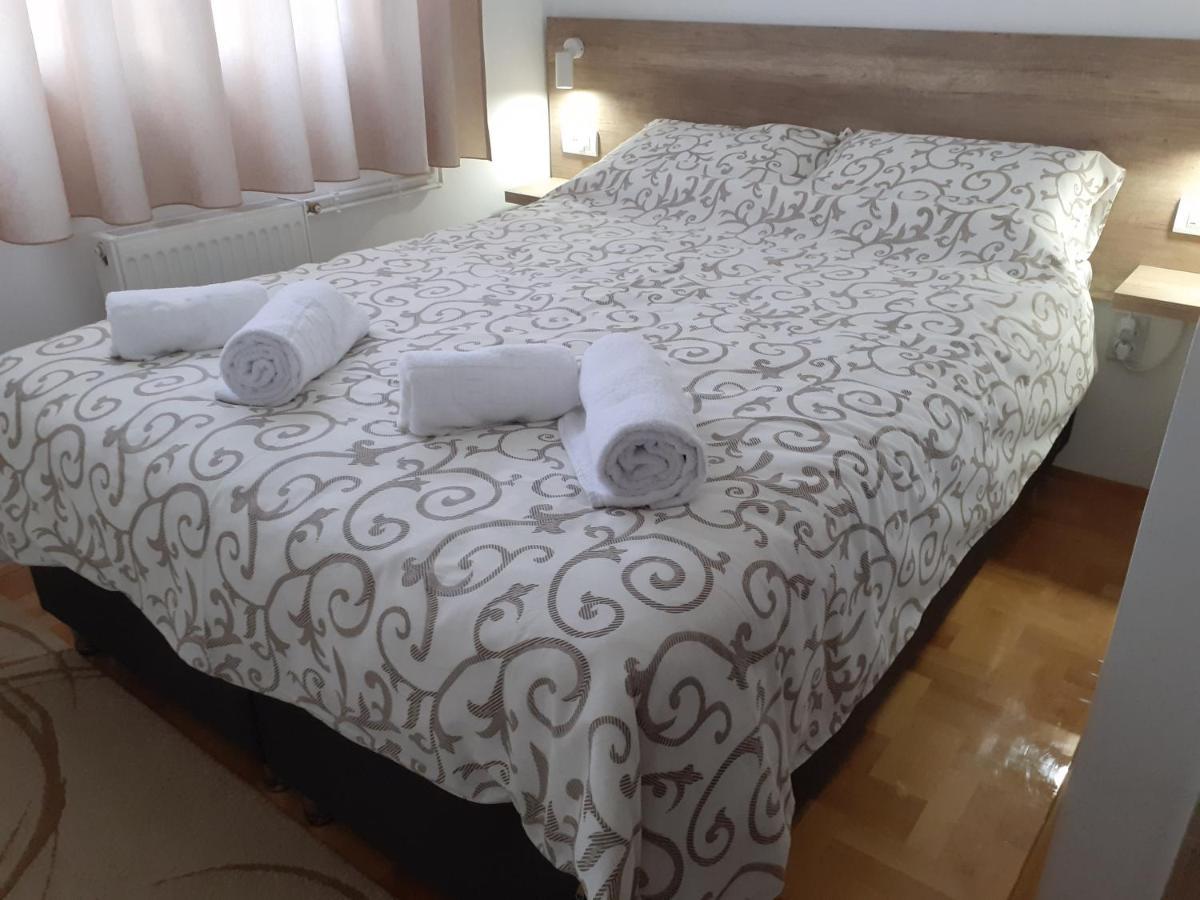 Apartman Vlada Appartement Pirot Buitenkant foto
