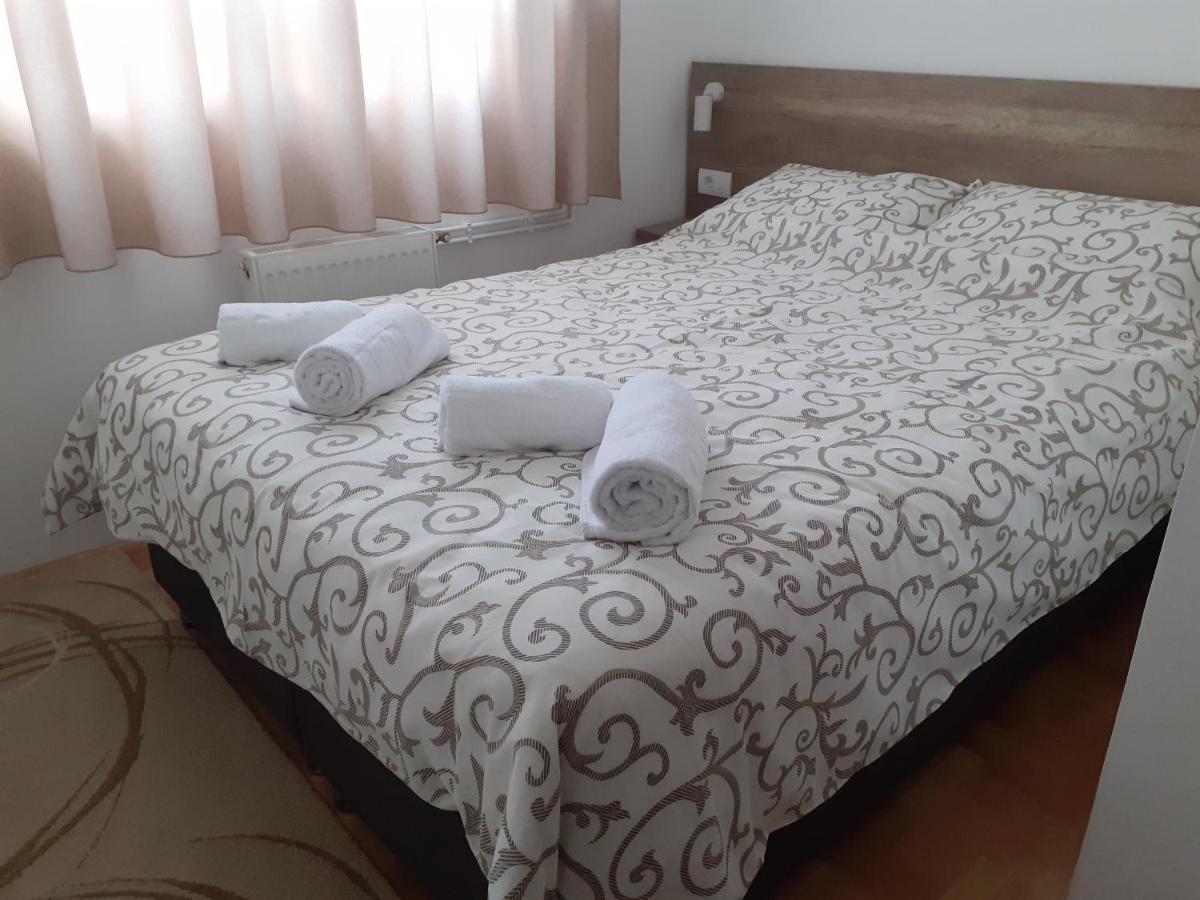 Apartman Vlada Appartement Pirot Buitenkant foto